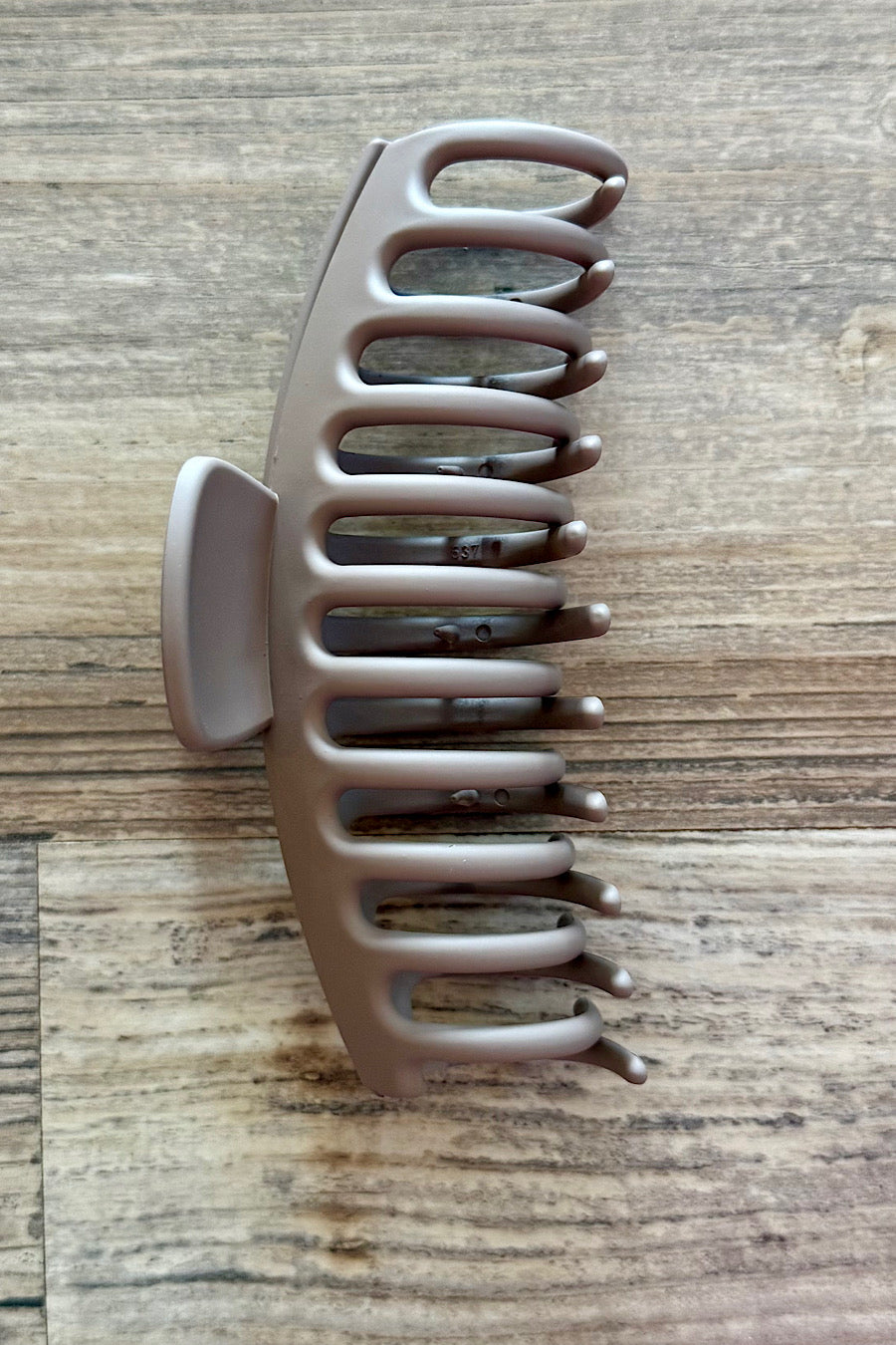 Jumbo Hair Claw Clip in Sev Colors