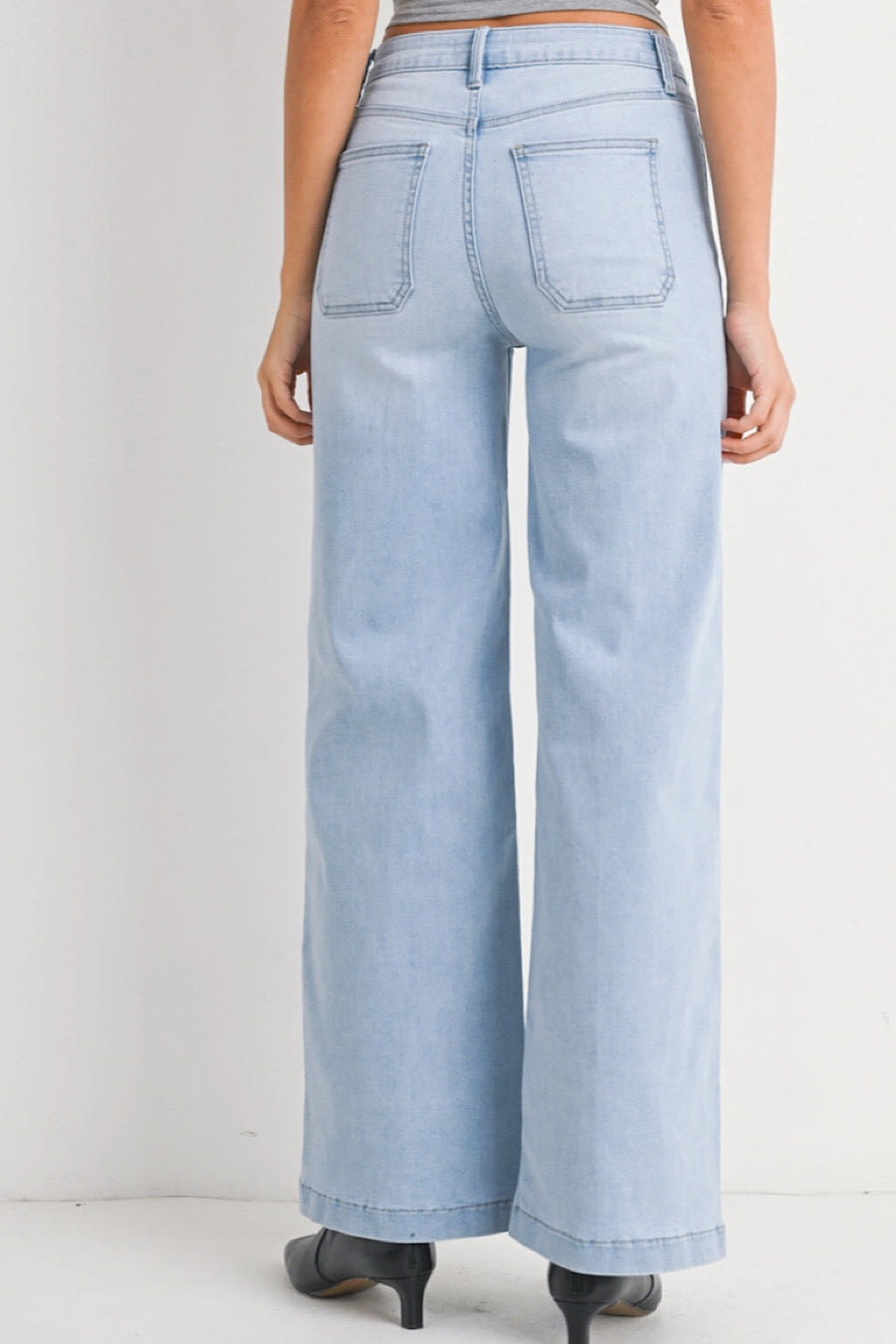 Perfect Form Mini Patch Pocket Wide Leg Jeans