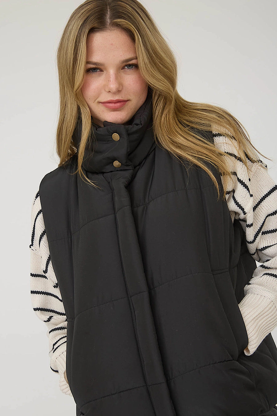Campfire Zip Up Puffer Vest in Black