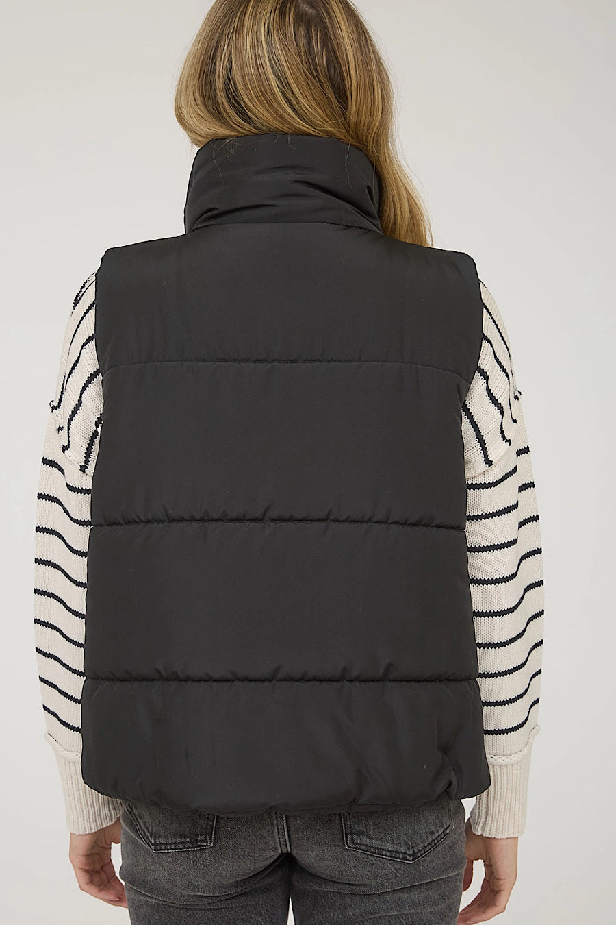 Campfire Zip Up Puffer Vest in Black
