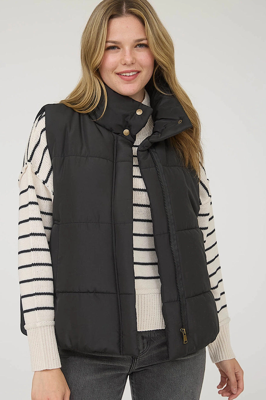 Campfire Zip Up Puffer Vest in Black
