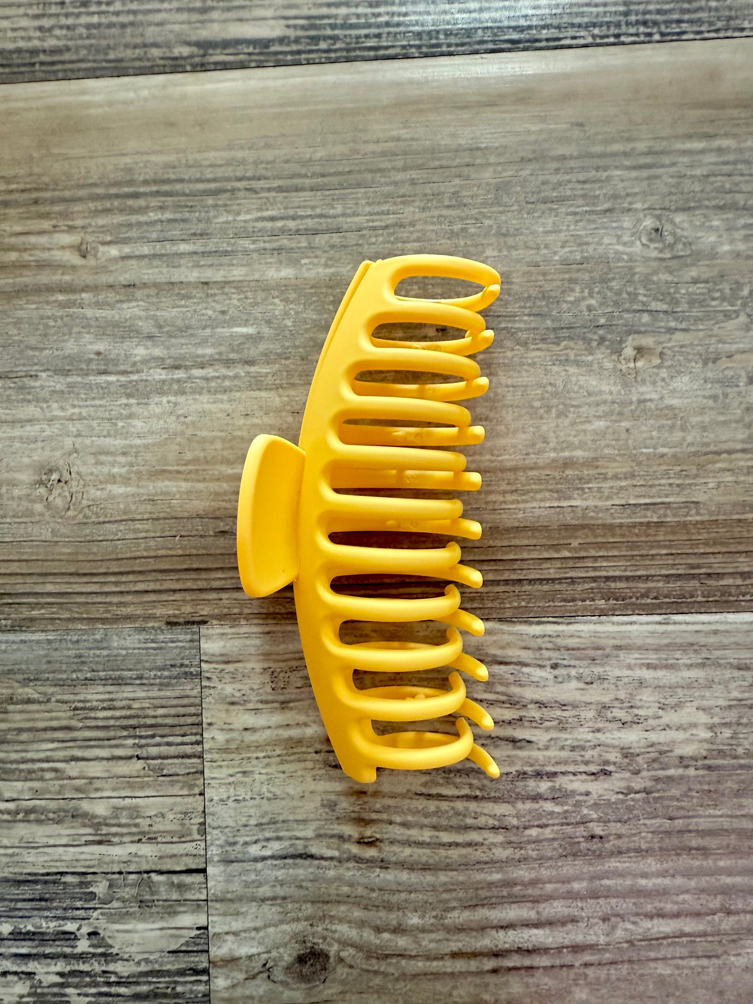 Jumbo Hair Claw Clip in Sev Colors