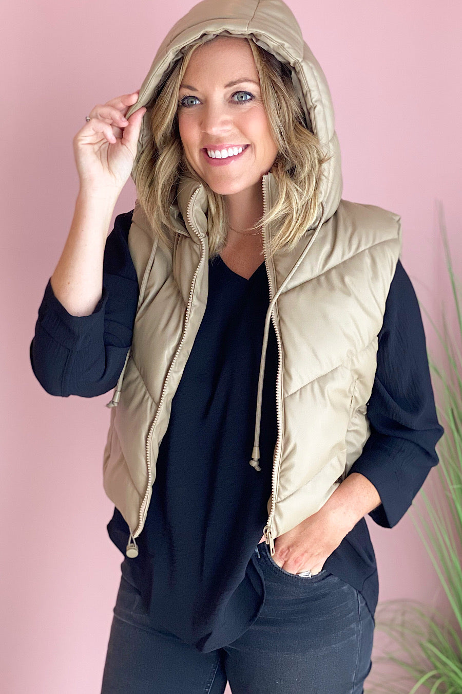 Charleston Hooded Puffer Vest Taupe