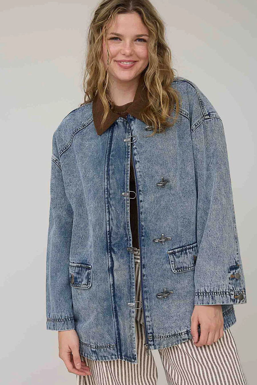 Coyote Latch Hook Denim Barn Jacket