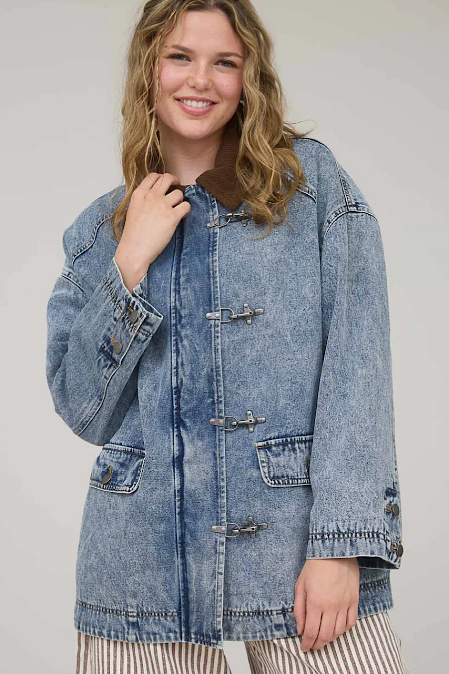 Coyote Latch Hook Denim Barn Jacket