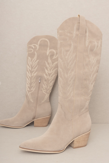 Samara Boots in Cedar Wood