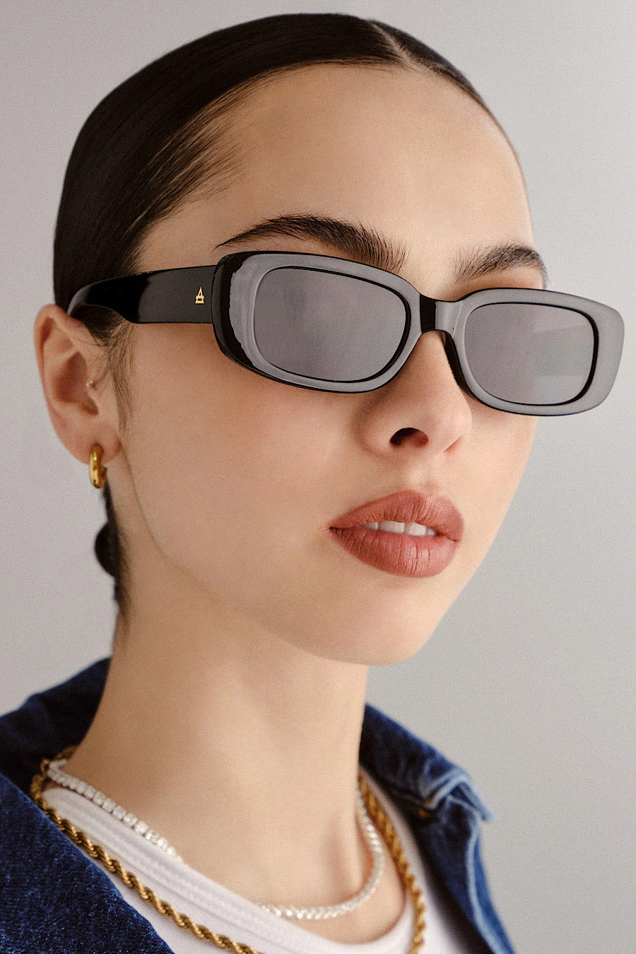 AIRE Ceres Uni-Sex Rectangle Sunglasses Black & Smoke