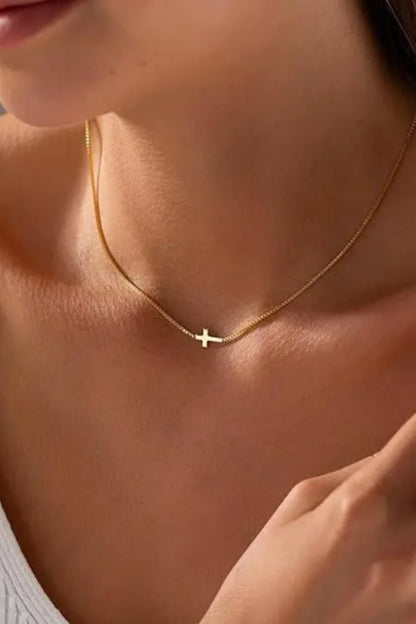 Sideway Cross 18k Necklace in Gold