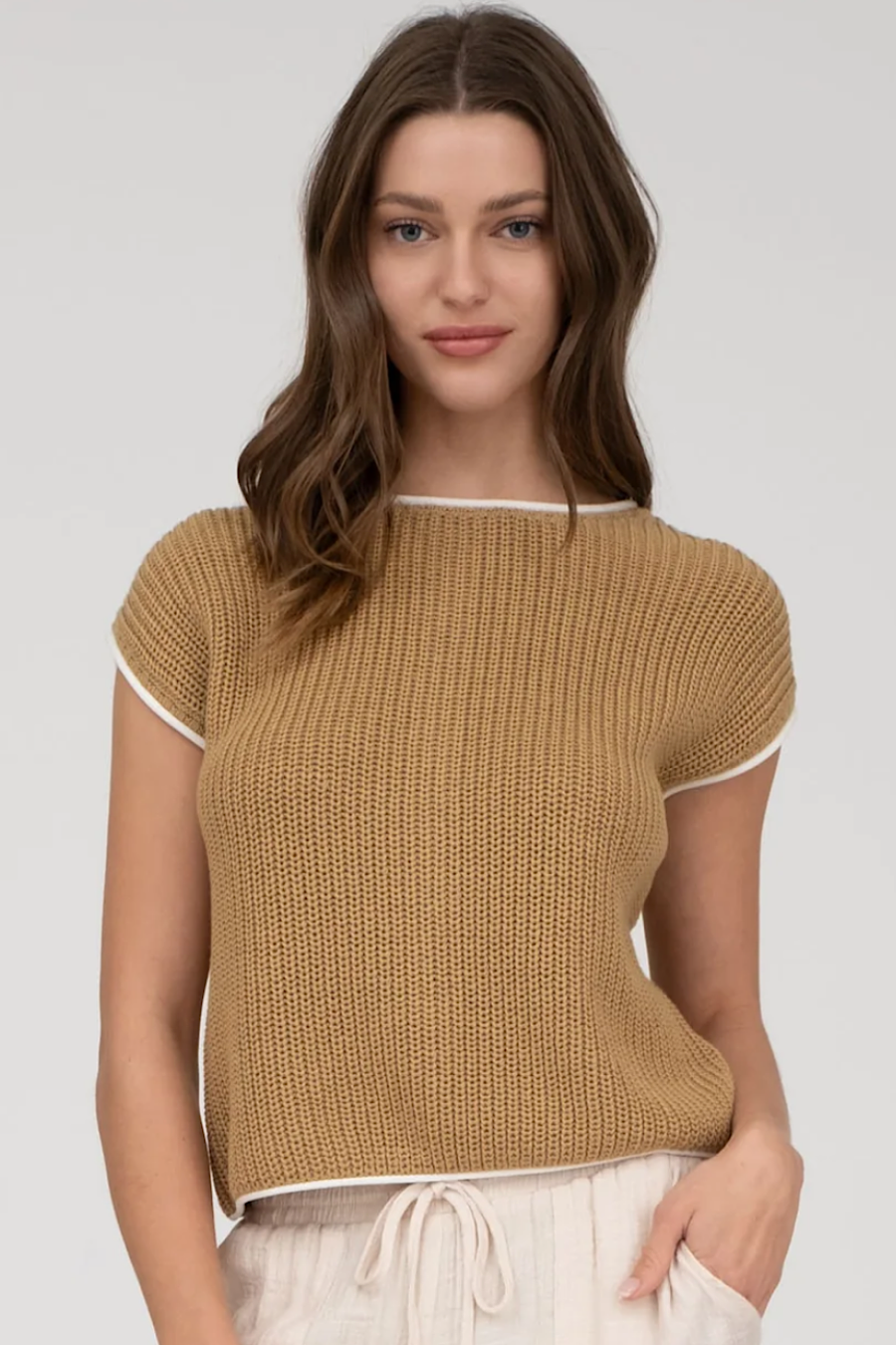 Serenade Buttoned 2-Way Trim Knit Tan