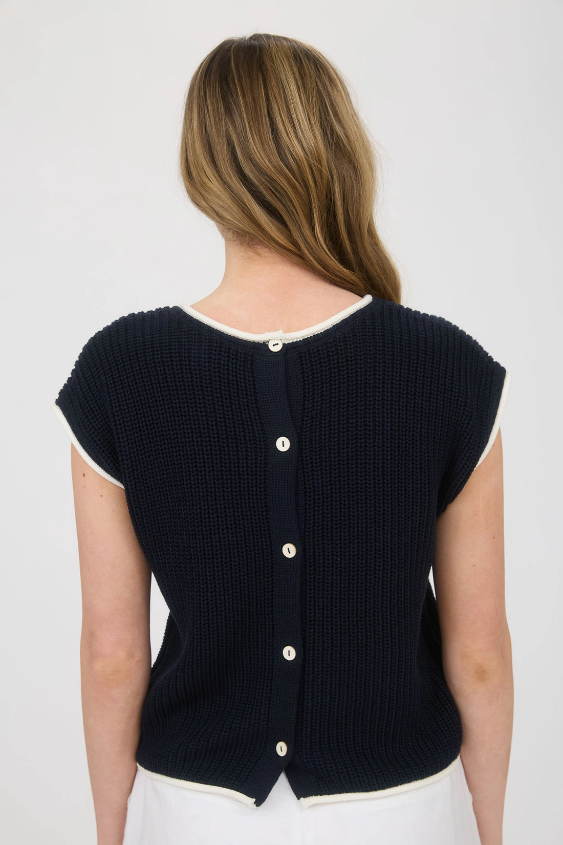 Serenade Buttoned 2-Way Trim Knit Black