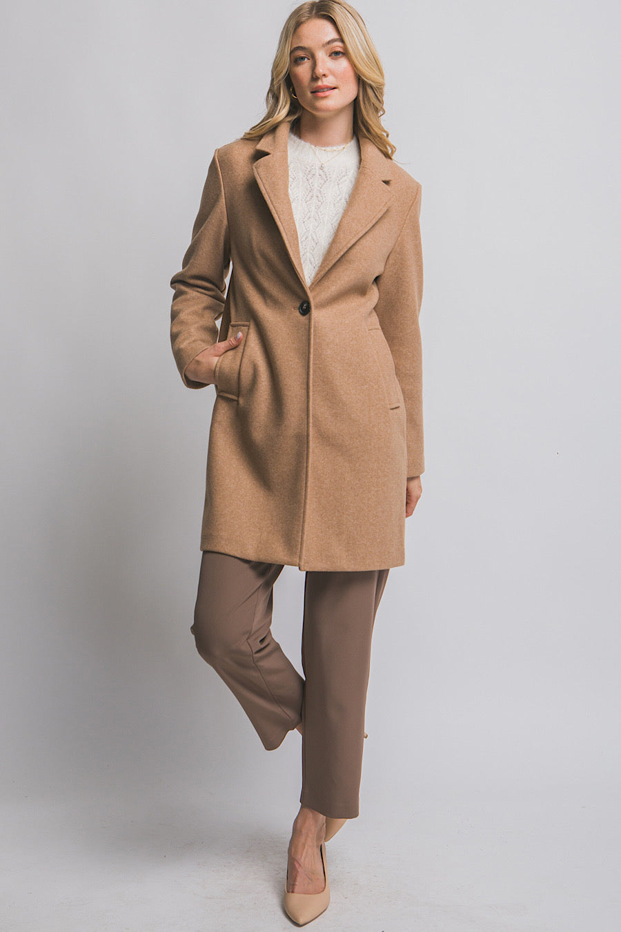 Boulder Single Buttoned Coat in Camel