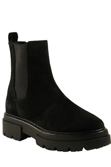 JADA Lug Sole Chelsea Boots in Black