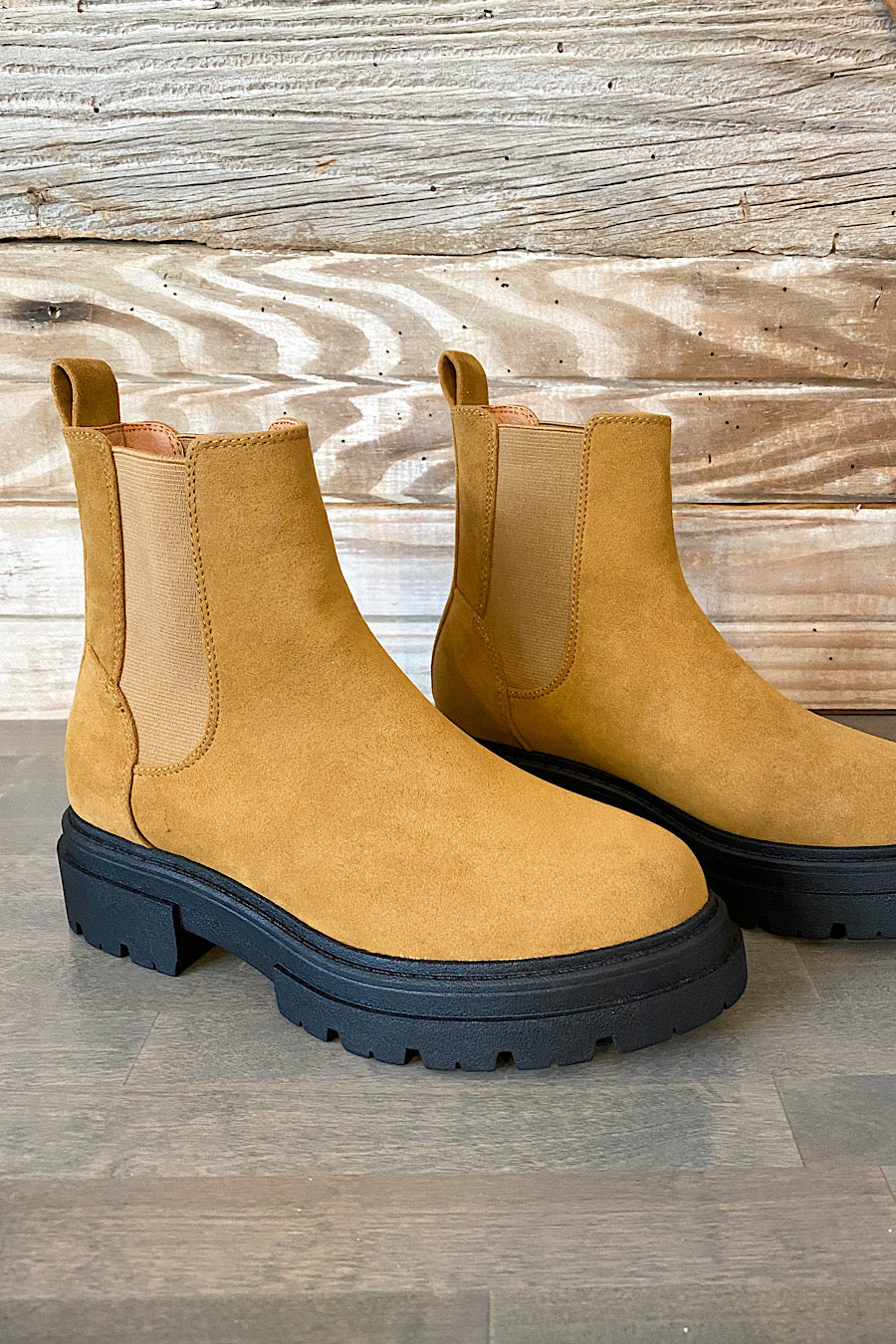 JADA Lug Sole Chelsea Boots in Whiskey